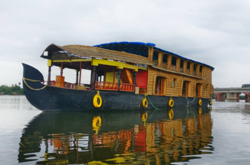 visit chunnambar boat house in pondicherry