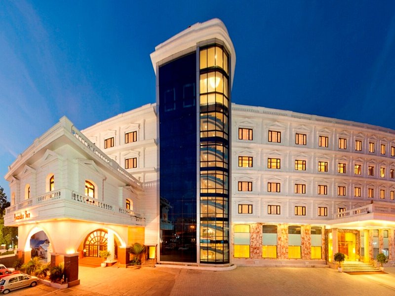 luxury hotel in Pondicherry