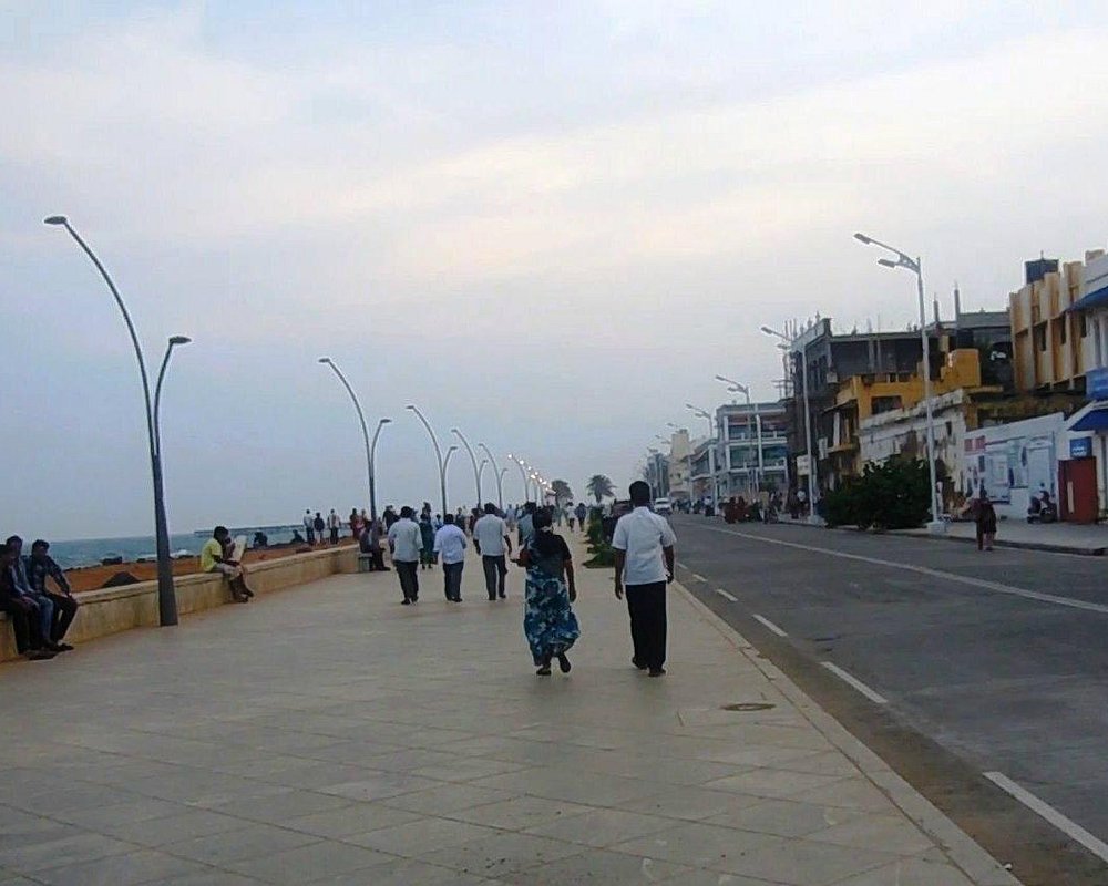 visit beach in pondy