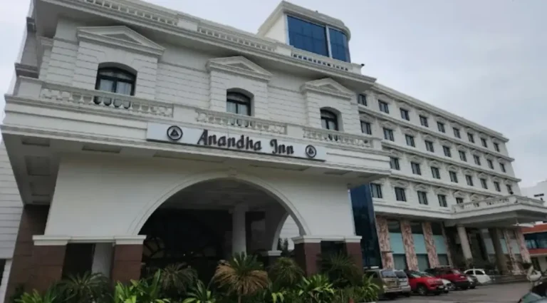 Anandha Inn