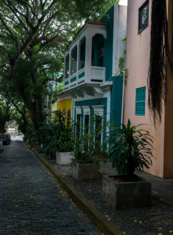 Hidden Experiences for Intimate Escapes