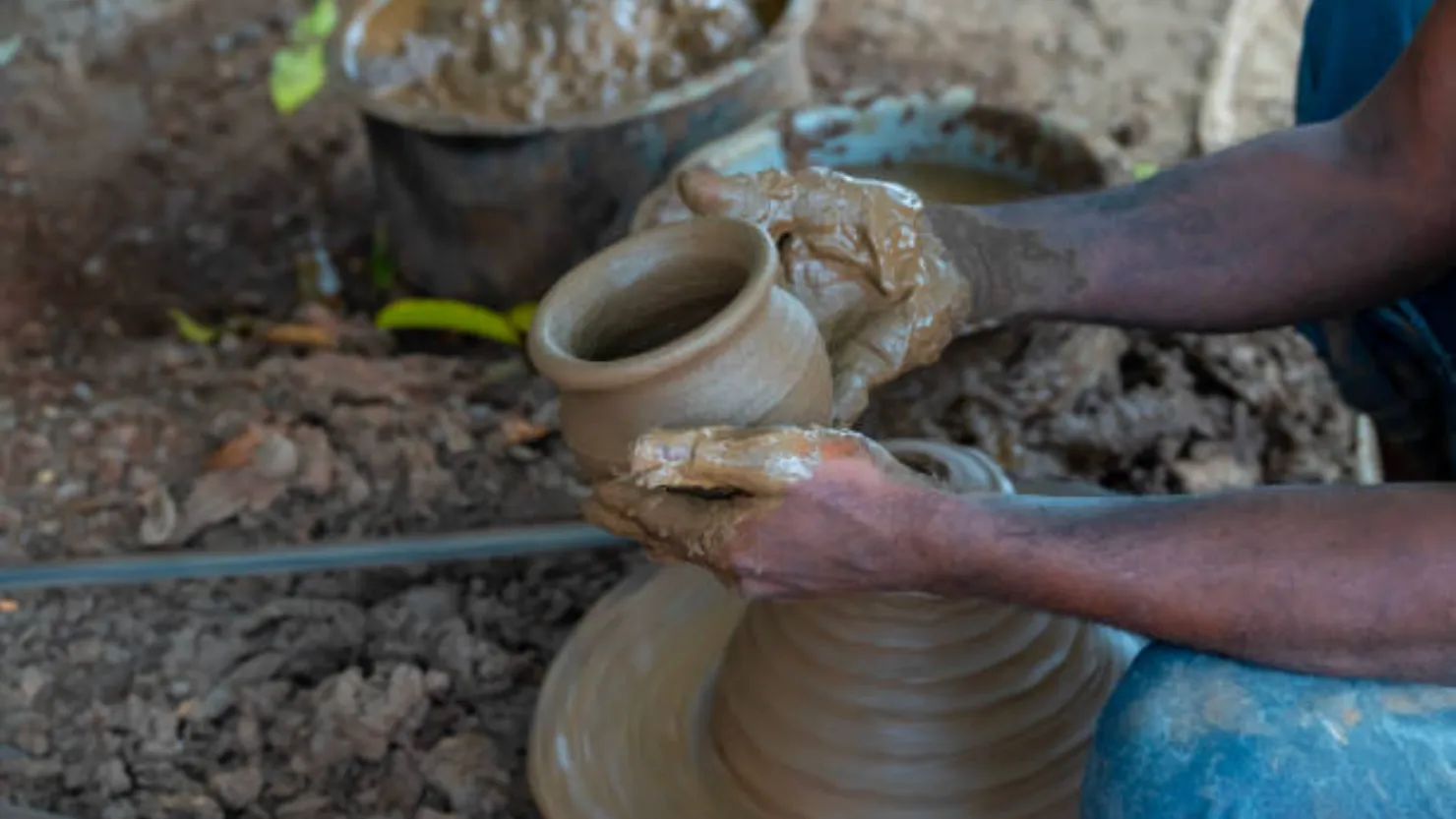 Learn Pottery in Pond