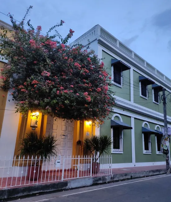 Walk Through White Town in Pondicherry
